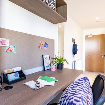 Silver En Suite - Image 2